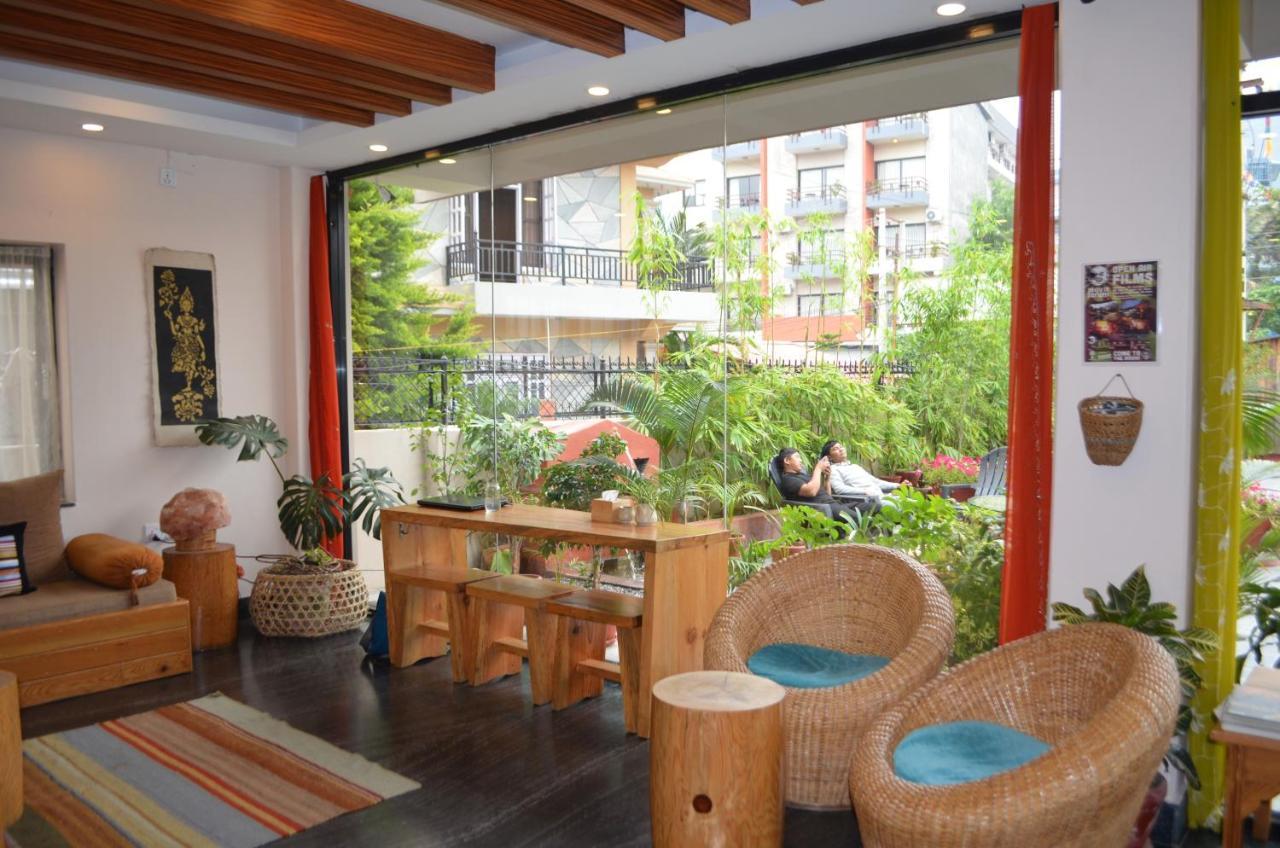 Hotel Karuna Покхара Экстерьер фото