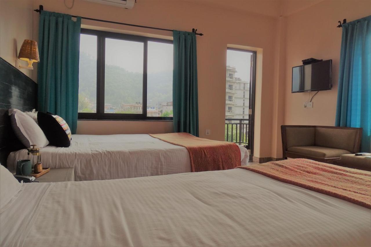 Hotel Karuna Покхара Экстерьер фото