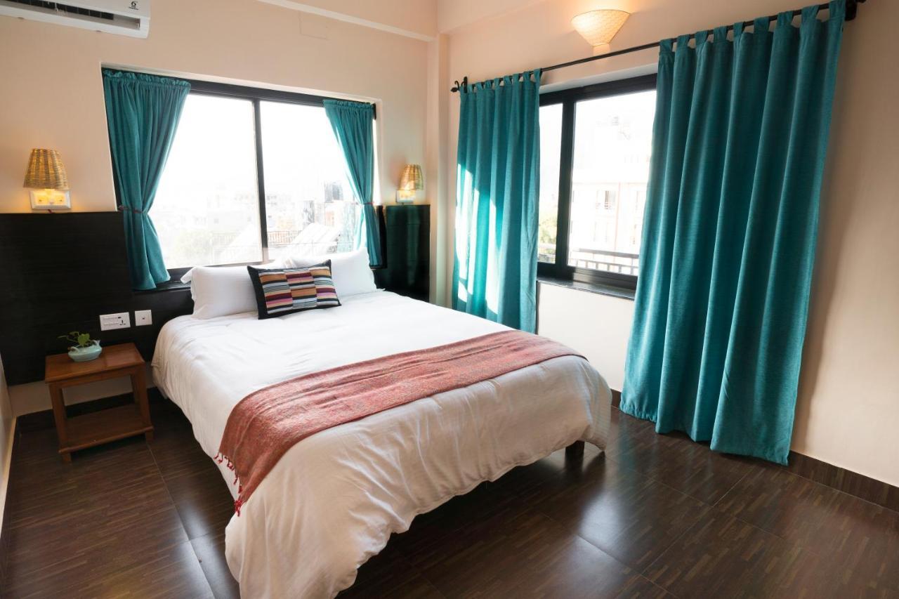 Hotel Karuna Покхара Экстерьер фото