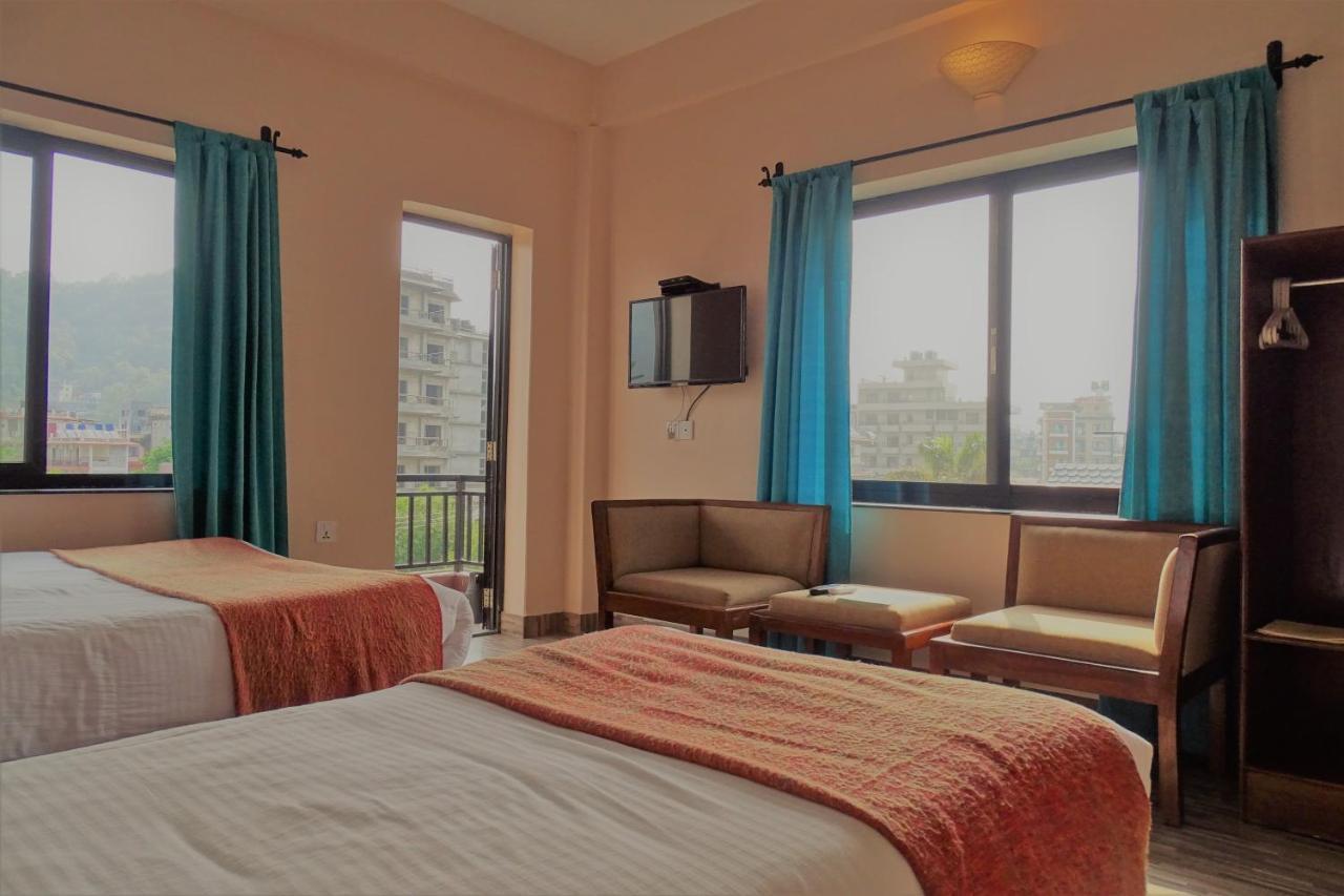 Hotel Karuna Покхара Экстерьер фото
