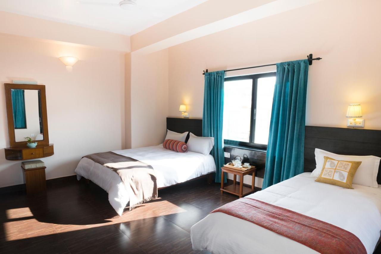 Hotel Karuna Покхара Экстерьер фото